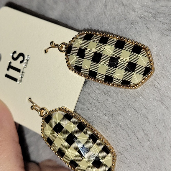 NEW Plaid earrings black/white - Picture 3 of 3